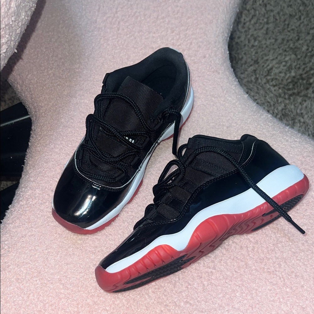 Jordan retro 11 low NWOT